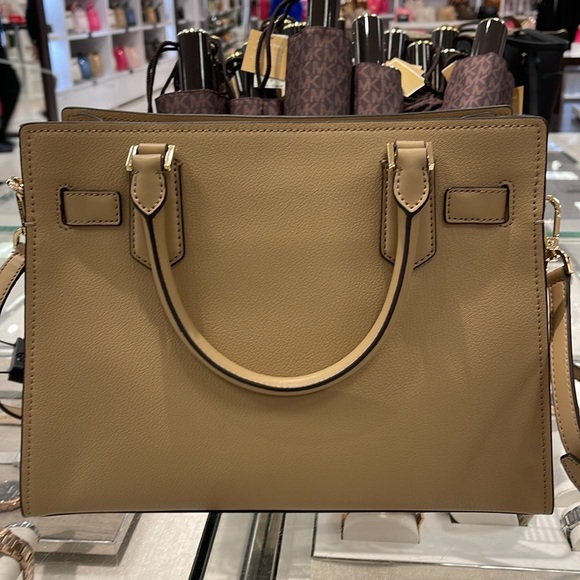 MICHAEL KORS HAMILTON MEDIUM SATCHEL 
 COLOR: CAMEL
NWT - Picture 7 of 16